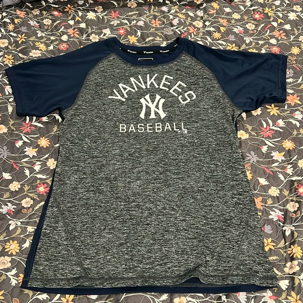 NWOT Yankees Tee